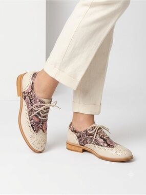 [Wanted] Classic Cream Leather Loafers